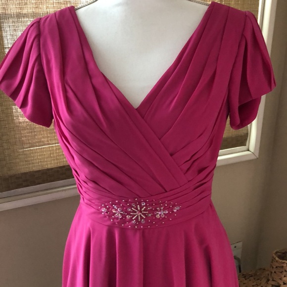 Fushia chiffon party dress - Picture 2 of 7